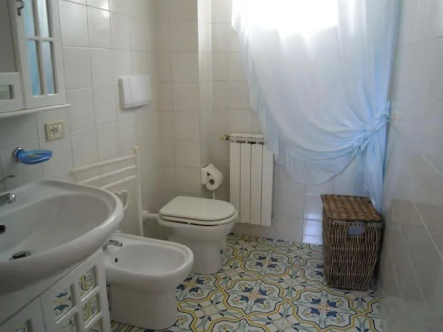 Casa Vacanze Vista Mare Mela B Lipari  Lejlighed